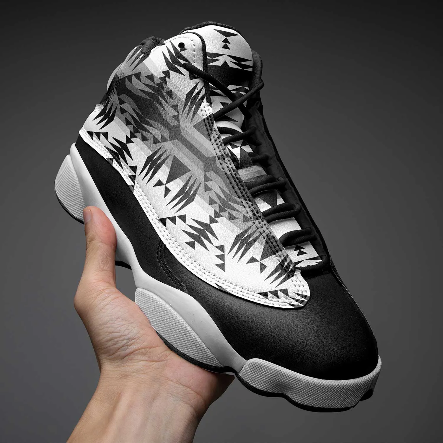 Between the Mountains White and Black Isstsokini Athletic Shoes