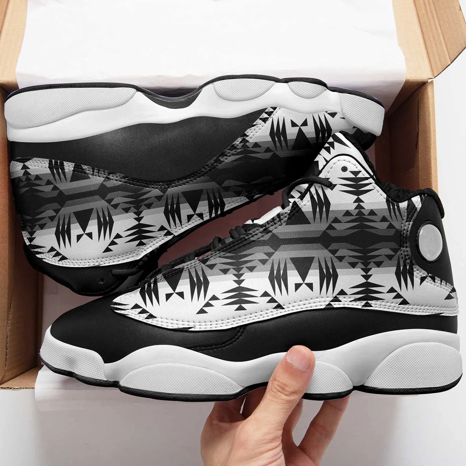 Between the Mountains White and Black Isstsokini Athletic Shoes