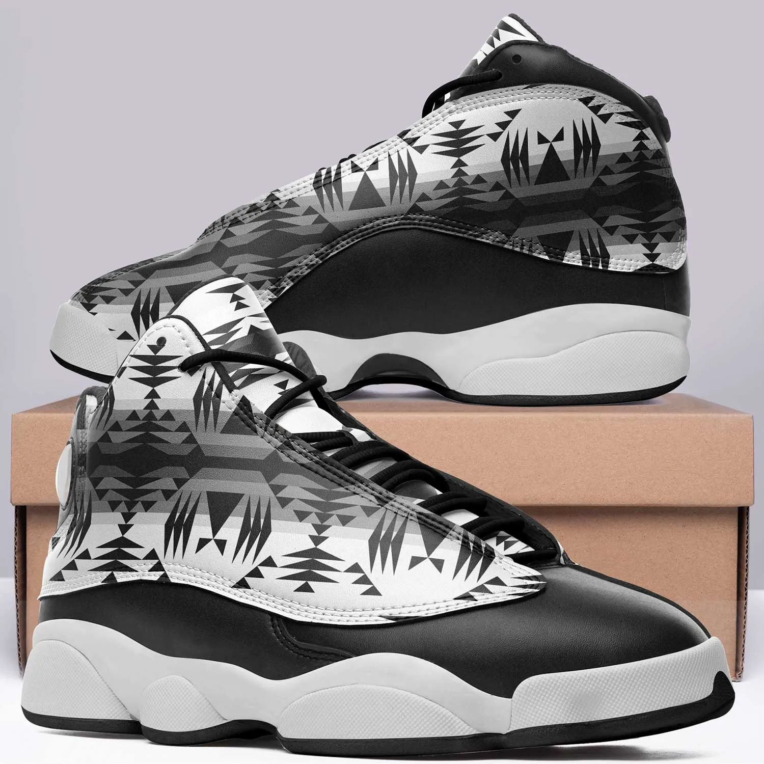 Between the Mountains White and Black Isstsokini Athletic Shoes