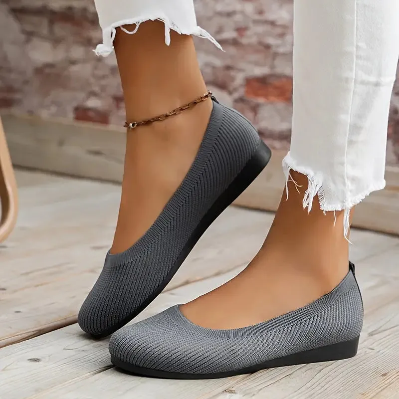 Slim and airy doll shoes