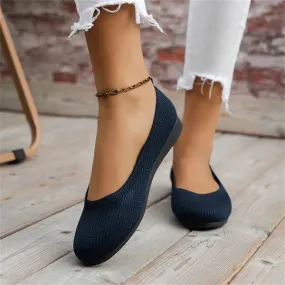 Slim and airy doll shoes